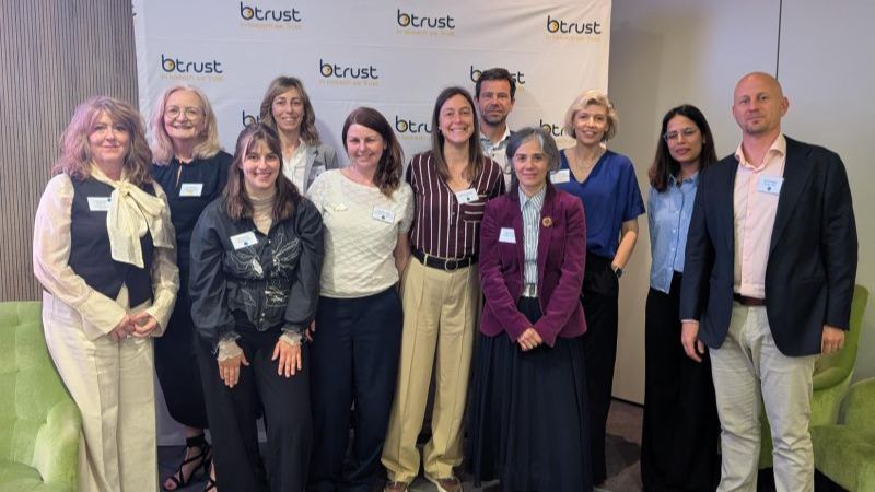 The B-Trust team with Laurien Van Dyck in the middle. The B-Trust team with Laurien Van Dyck in the middle.